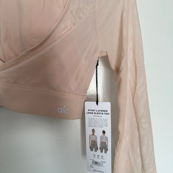 Alo Yoga Pivot Layered Long Sleeve Top in Nectar New - Picture 3 of 4